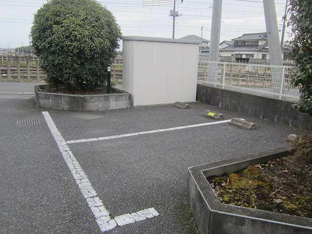 ルーチェ(18120)の外観・駐車場イメージ1枚目