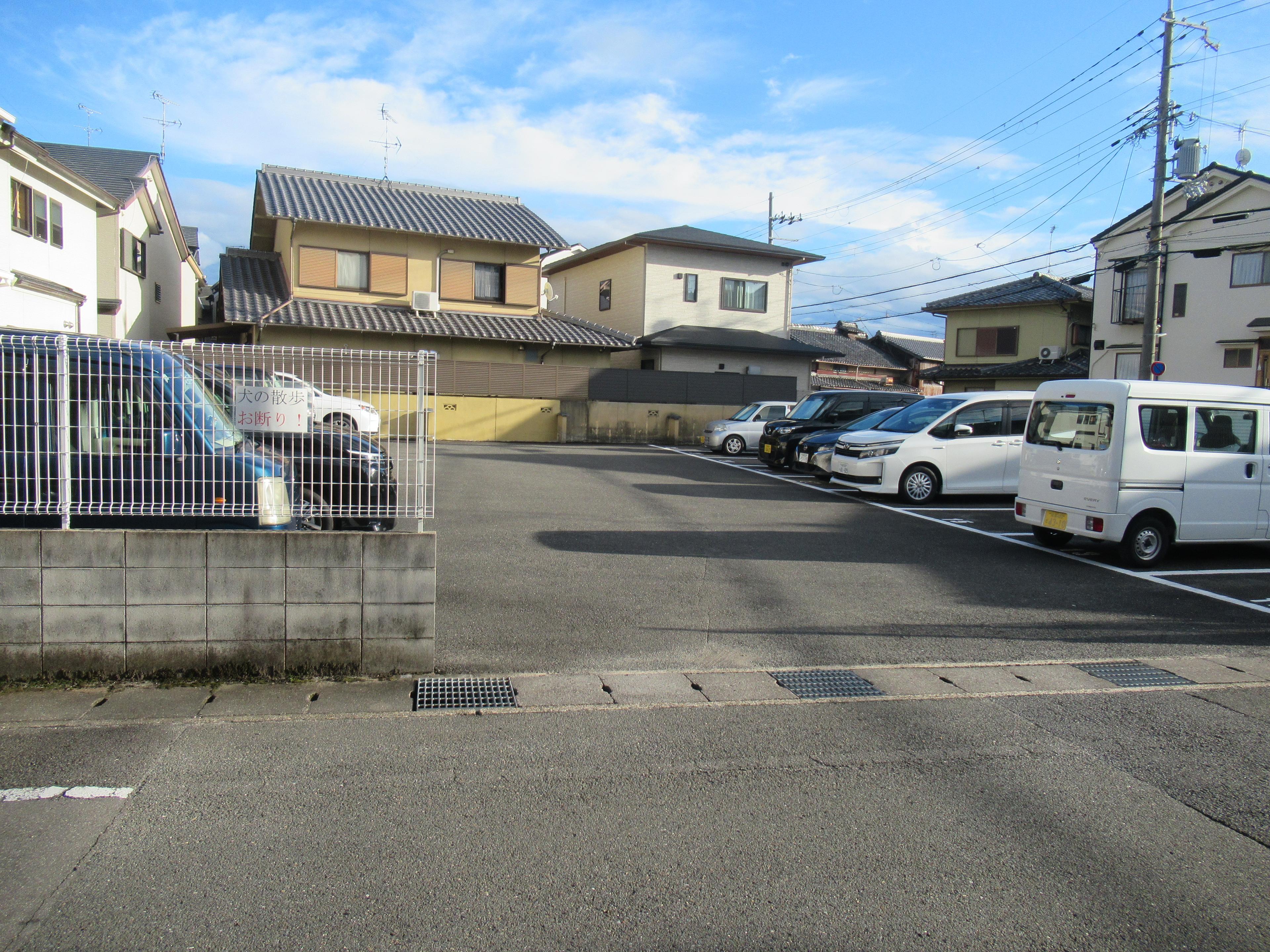 東ノ口町ガレージAの外観・駐車場イメージ2枚目