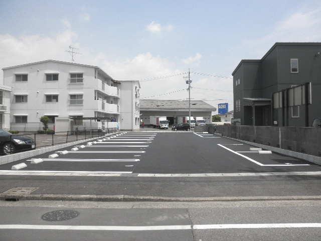 ワイズ・富士 第1駐車場の外観・駐車場イメージ2枚目