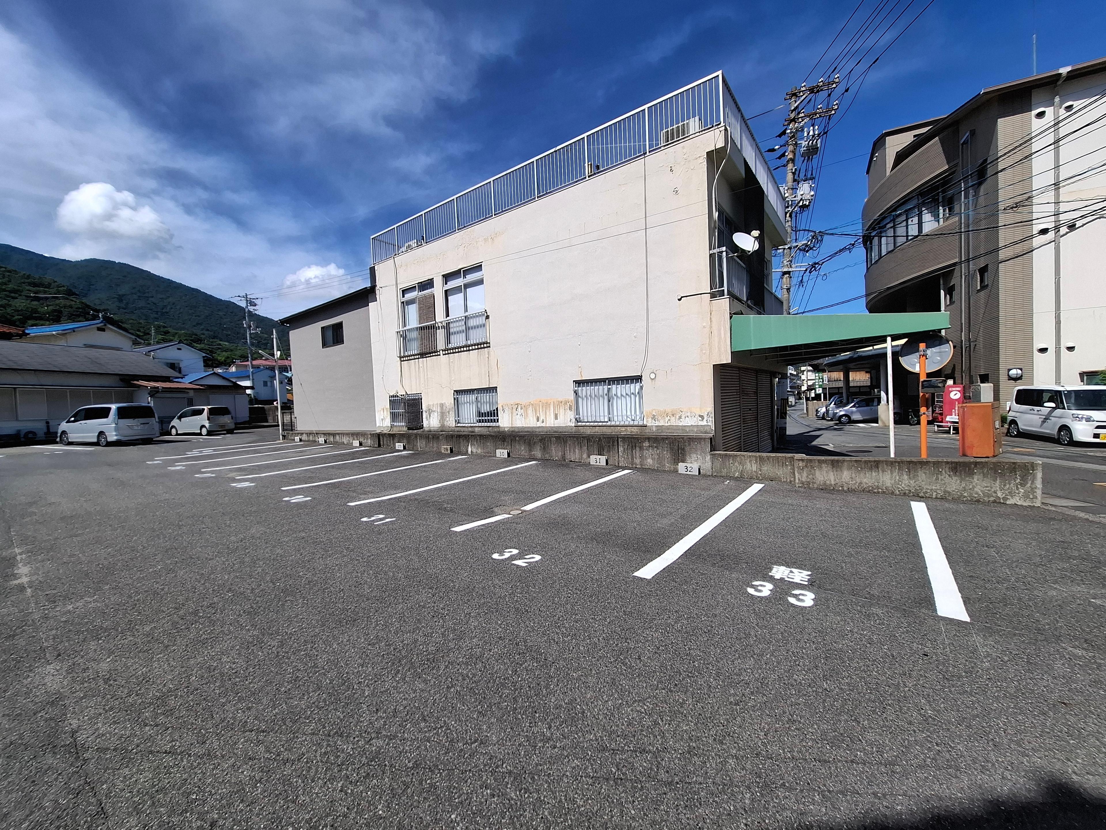 加藤ガレージ（呉市川尻町西）の外観・駐車場イメージ2枚目