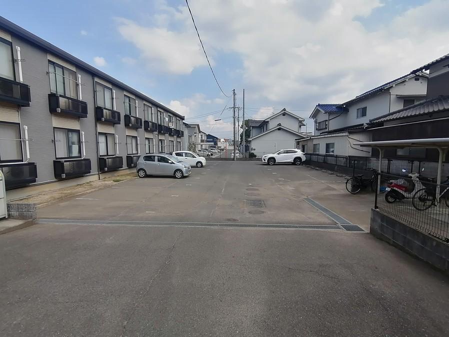 連(28610)の外観・駐車場イメージ1枚目