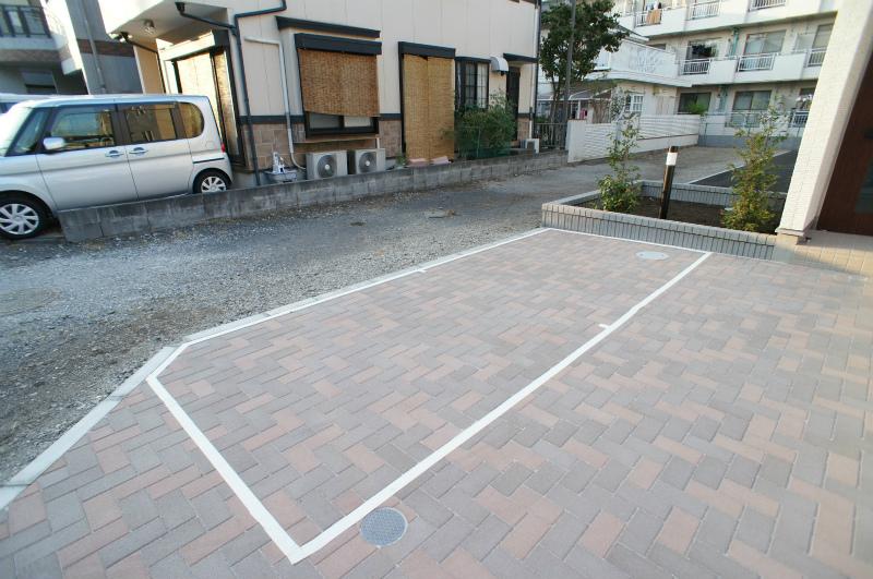 リブリ・花の外観・駐車場イメージ1枚目