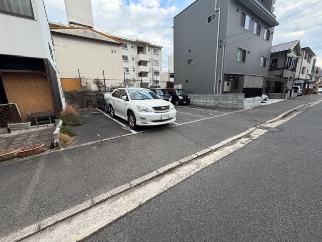 小川駐車場の外観・駐車場イメージ1枚目