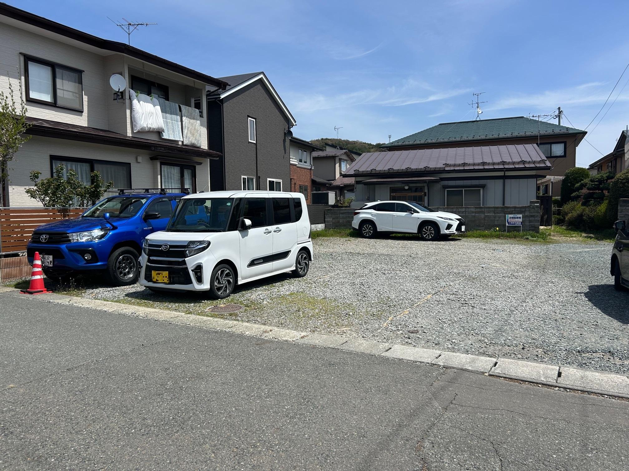 長坂駐車場の外観・駐車場イメージ1枚目