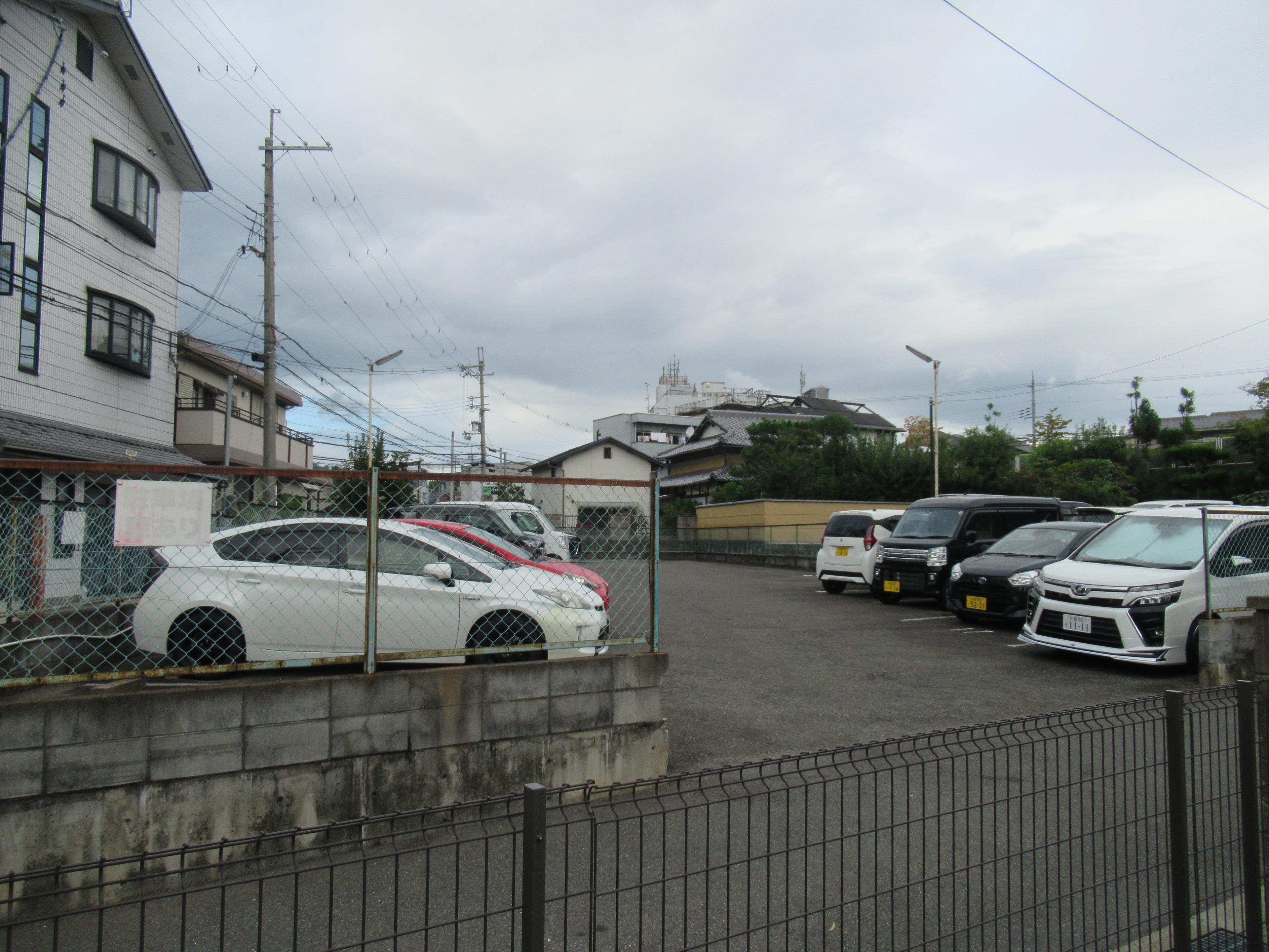 中原ガレージの外観・駐車場イメージ2枚目