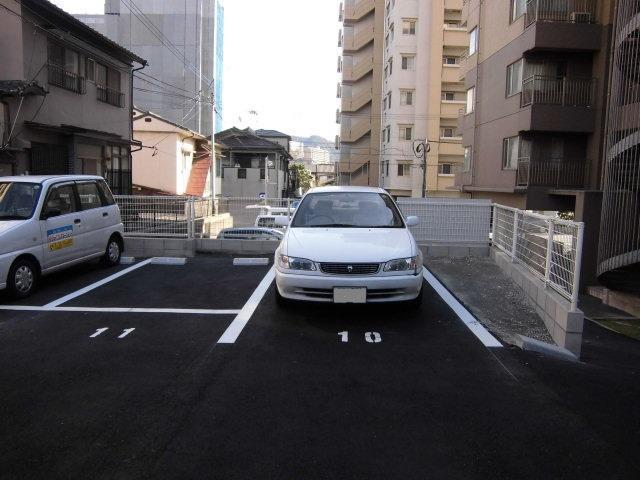 マンスリーパーク黄金町の外観・駐車場イメージ3枚目