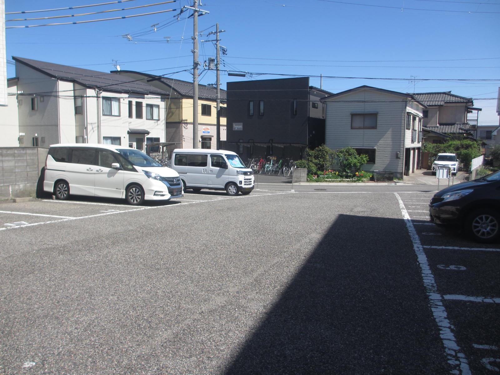 第42駐車場の外観・駐車場イメージ3枚目