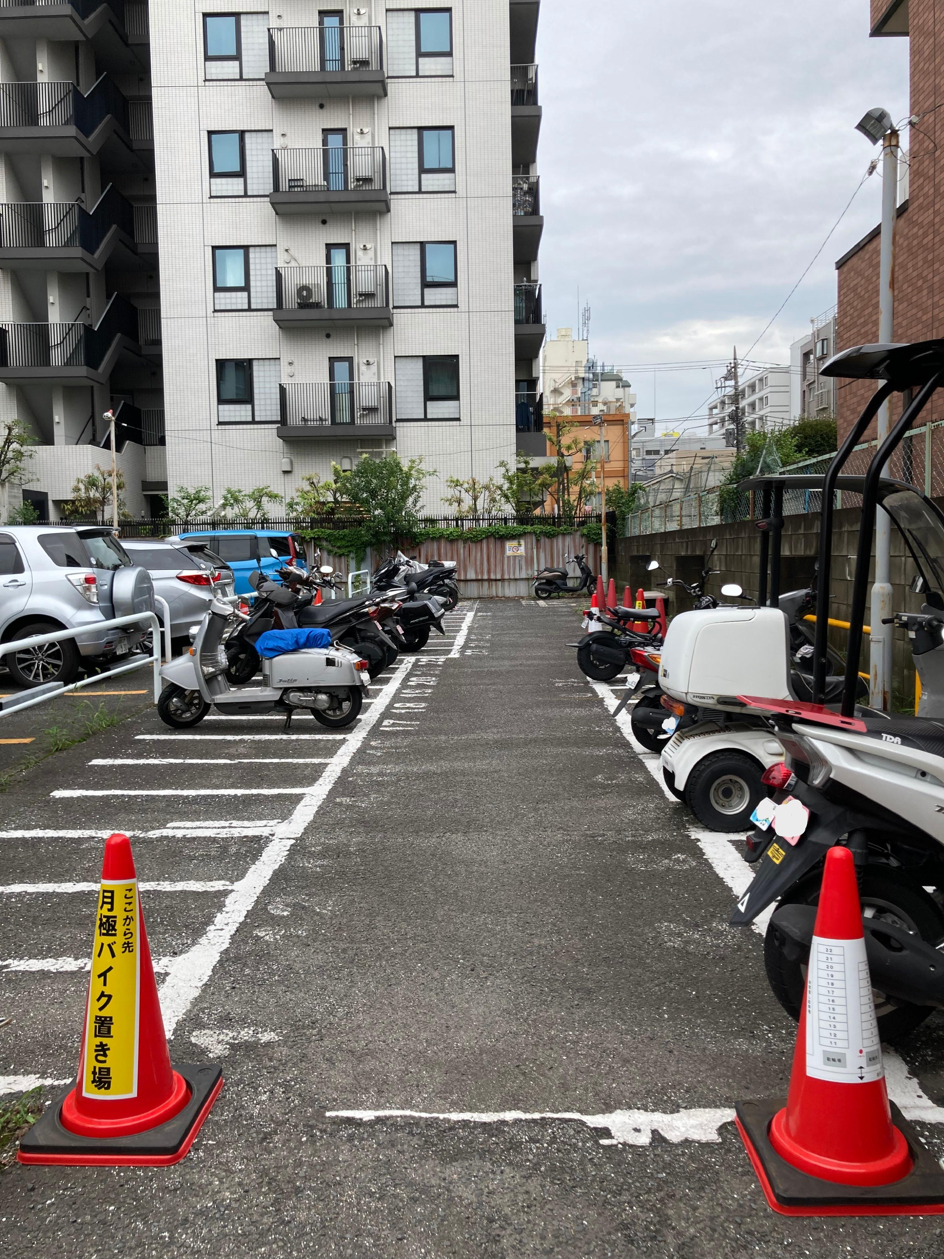 リクスタパーキング綾瀬中央第16月極バイク駐車場の外観・駐車場イメージ1枚目