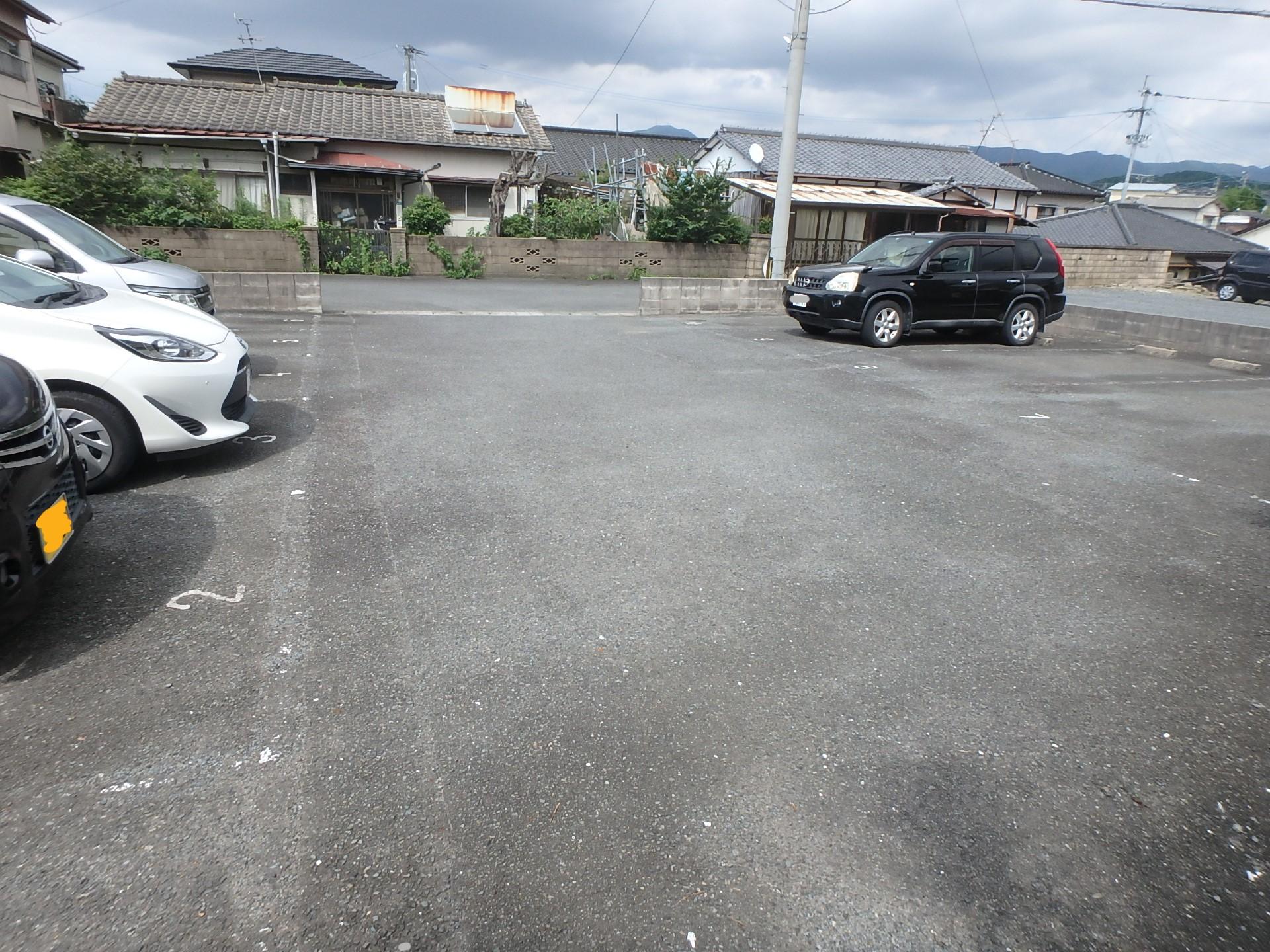 藤井駐車場の外観・駐車場イメージ2枚目
