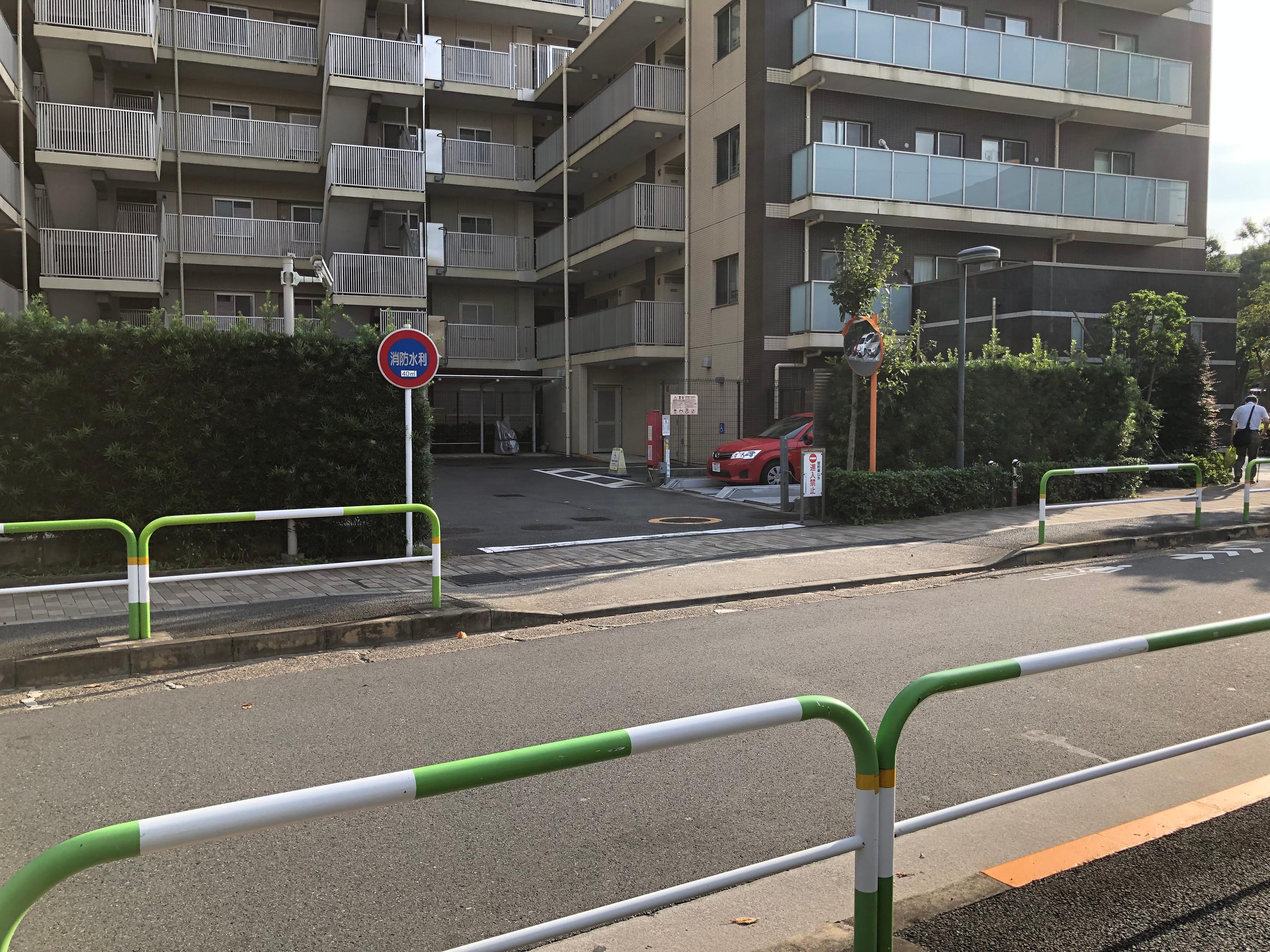 クレヴィア赤羽の外観・駐車場イメージ1枚目