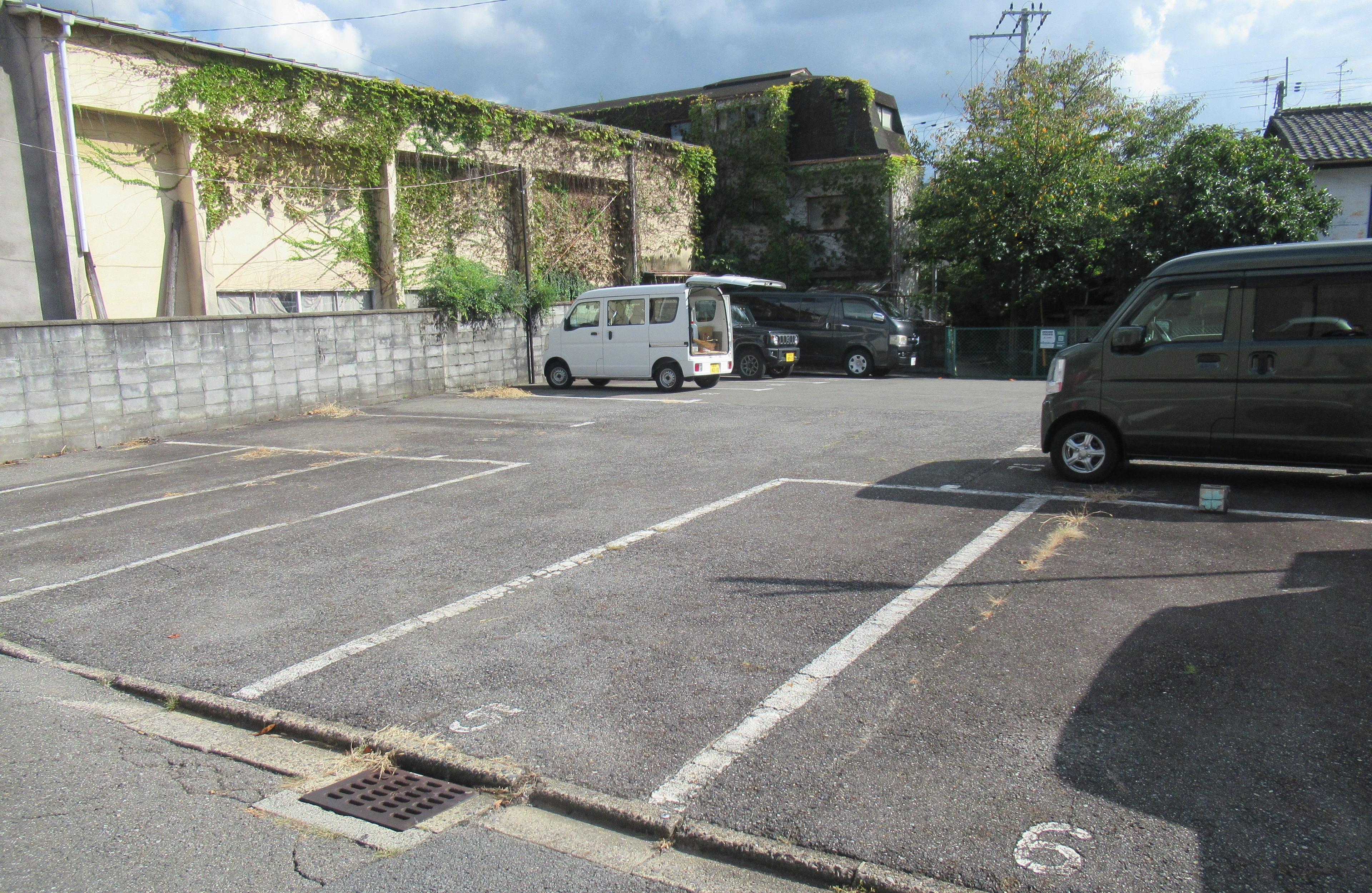 第５藤原ガレージの外観・駐車場イメージ2枚目