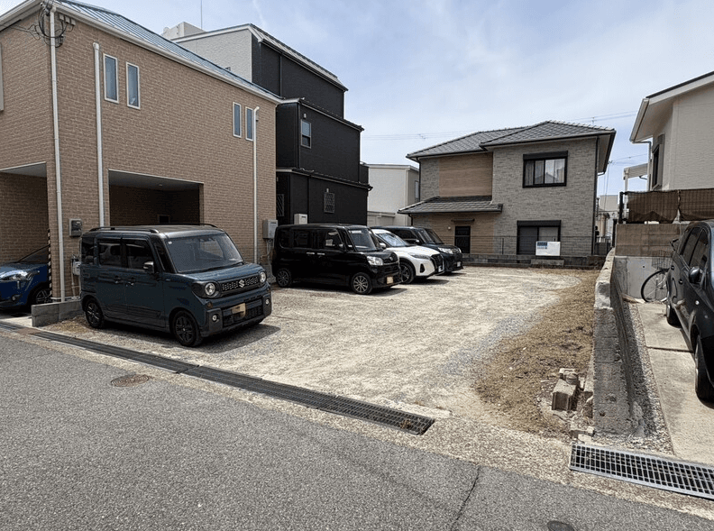 池田ガレージの外観・駐車場イメージ1枚目