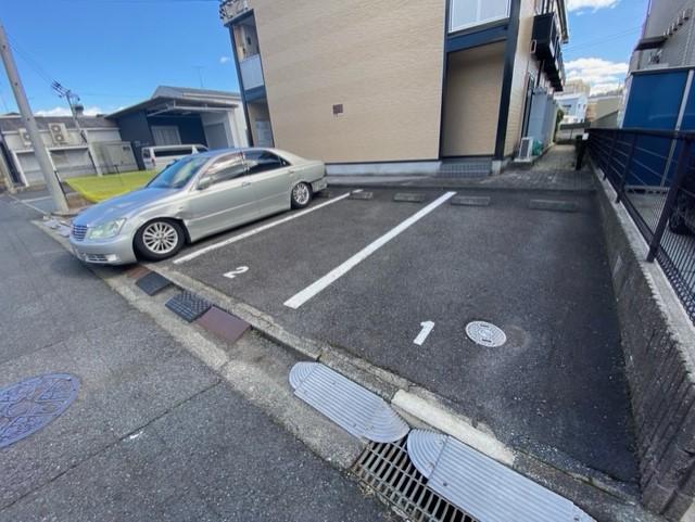 レディアンス(25037)の外観・駐車場イメージ1枚目