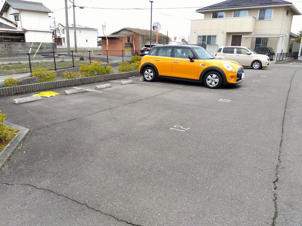 ブレッツァ(31751)の外観・駐車場イメージ1枚目