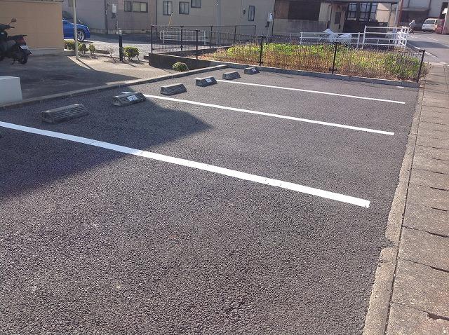 ルナール(16423)の外観・駐車場イメージ1枚目