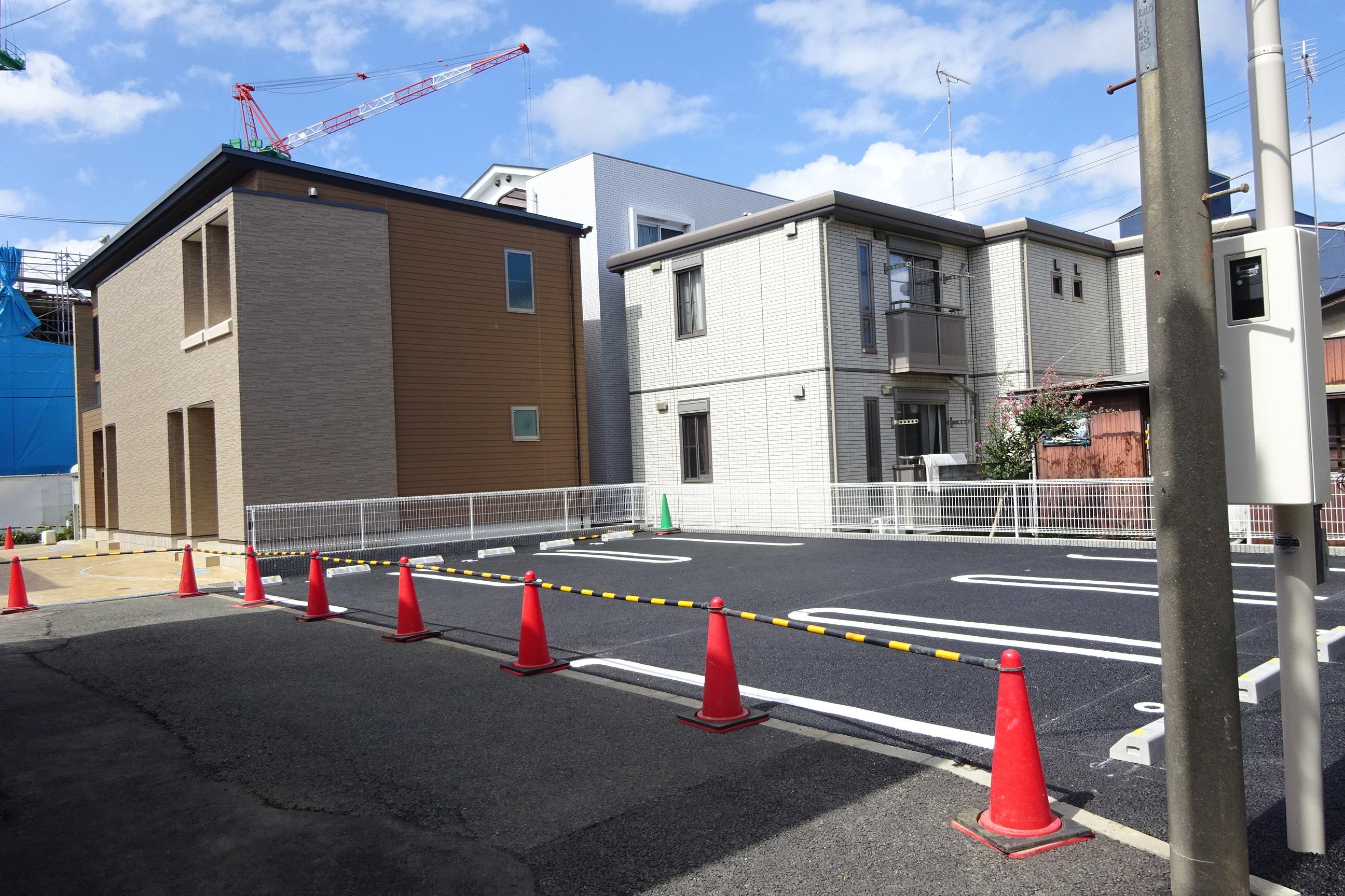 ピュアブルック敷地内駐車場の外観・駐車場イメージ1枚目