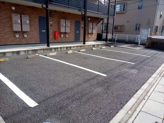 ヴァルハラⅢ(52430)の外観・駐車場イメージ1枚目