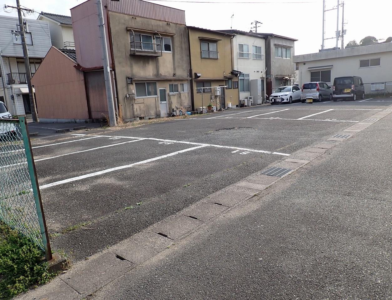消防車庫裏駐車場の外観・駐車場イメージ1枚目