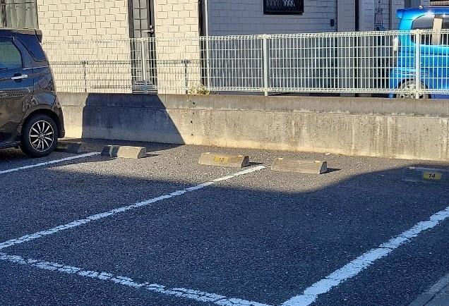 メイプル小山(38045)の外観・駐車場イメージ1枚目