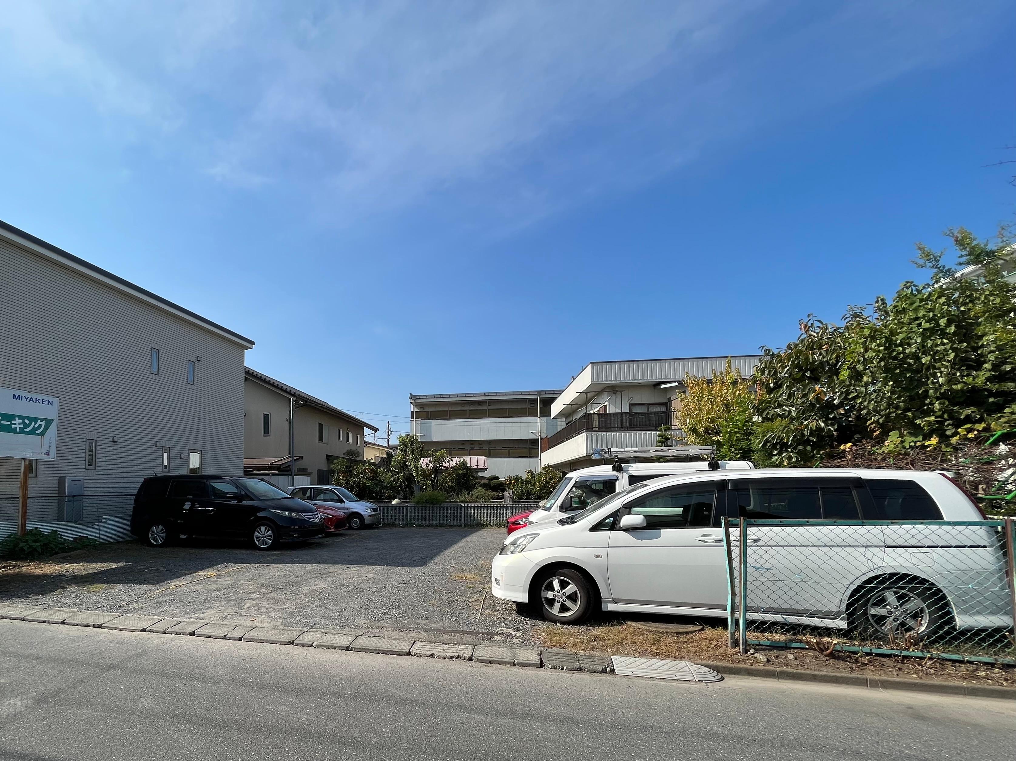 石塚駐車場の外観・駐車場イメージ1枚目