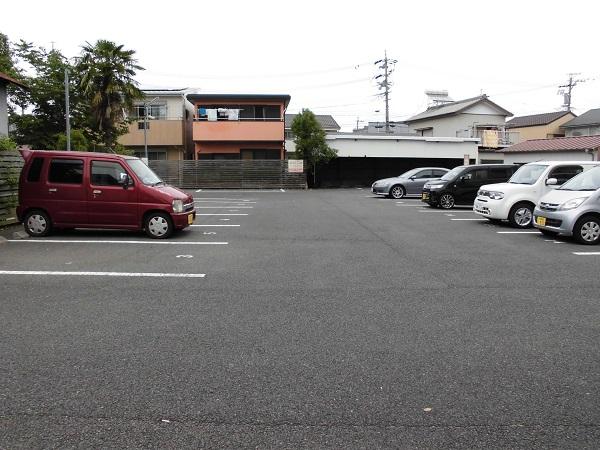 本町駐車場の外観・駐車場イメージ3枚目