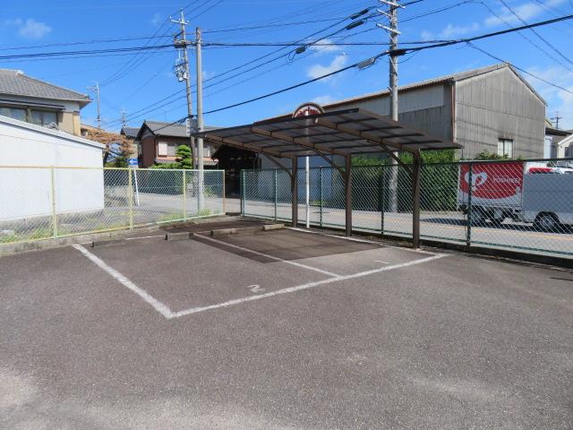 忠内貸ガレージ・駐車場の外観・駐車場イメージ2枚目