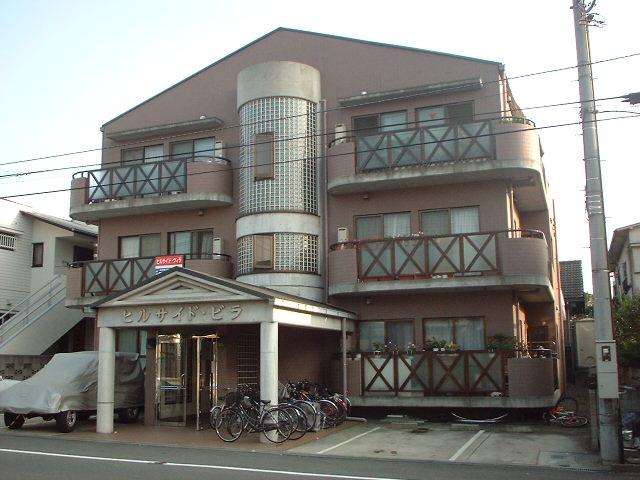 ヒルサイドヴィラ駐車場の外観・駐車場イメージ1枚目