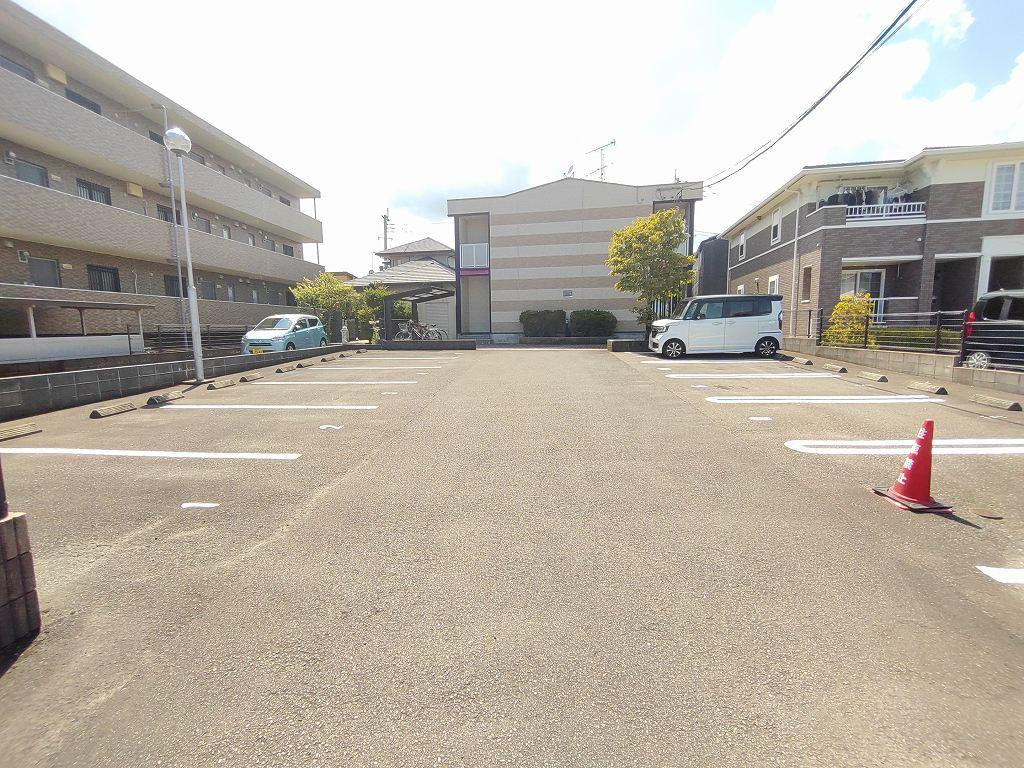 ＳＹＭＰＨＯＮＹ(24619)の外観・駐車場イメージ2枚目