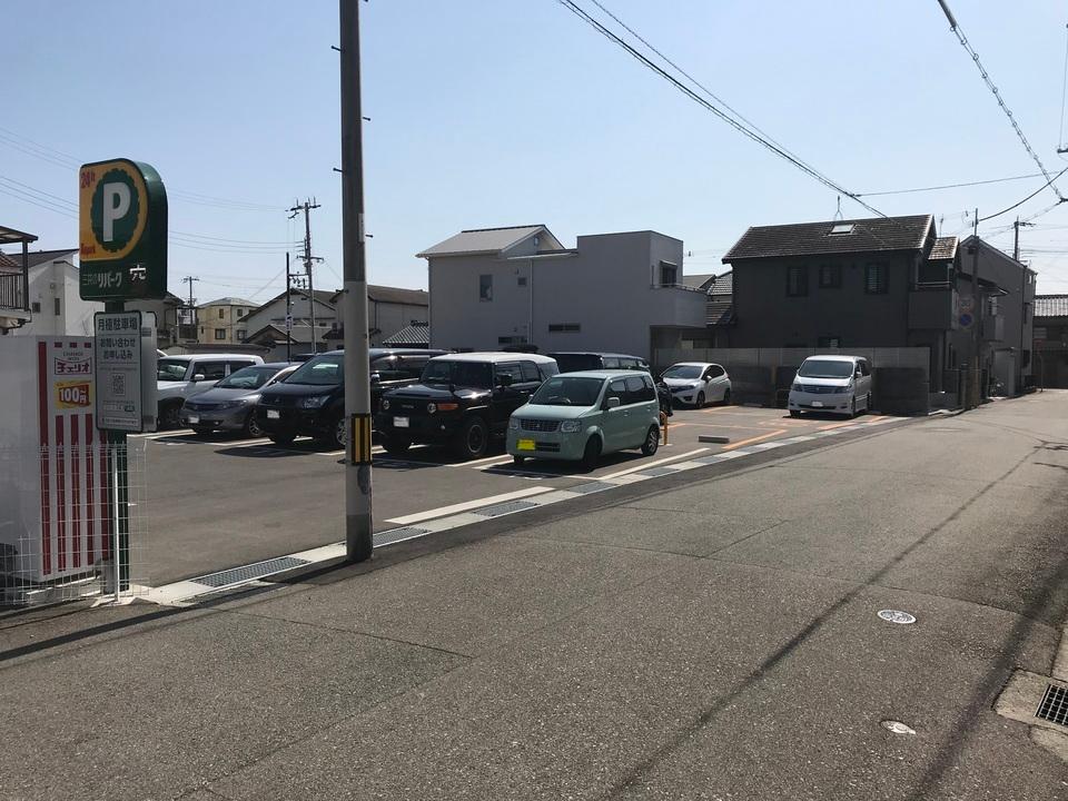 明石日富美町第２の外観・駐車場イメージ1枚目