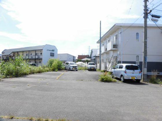 皐月荘駐車場の外観・駐車場イメージ2枚目
