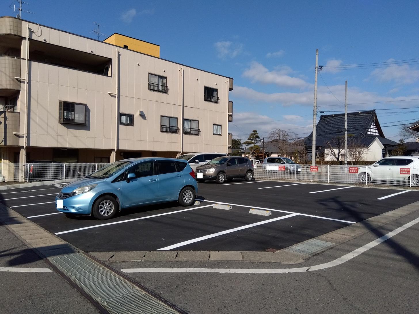 石井駐車場の外観・駐車場イメージ1枚目