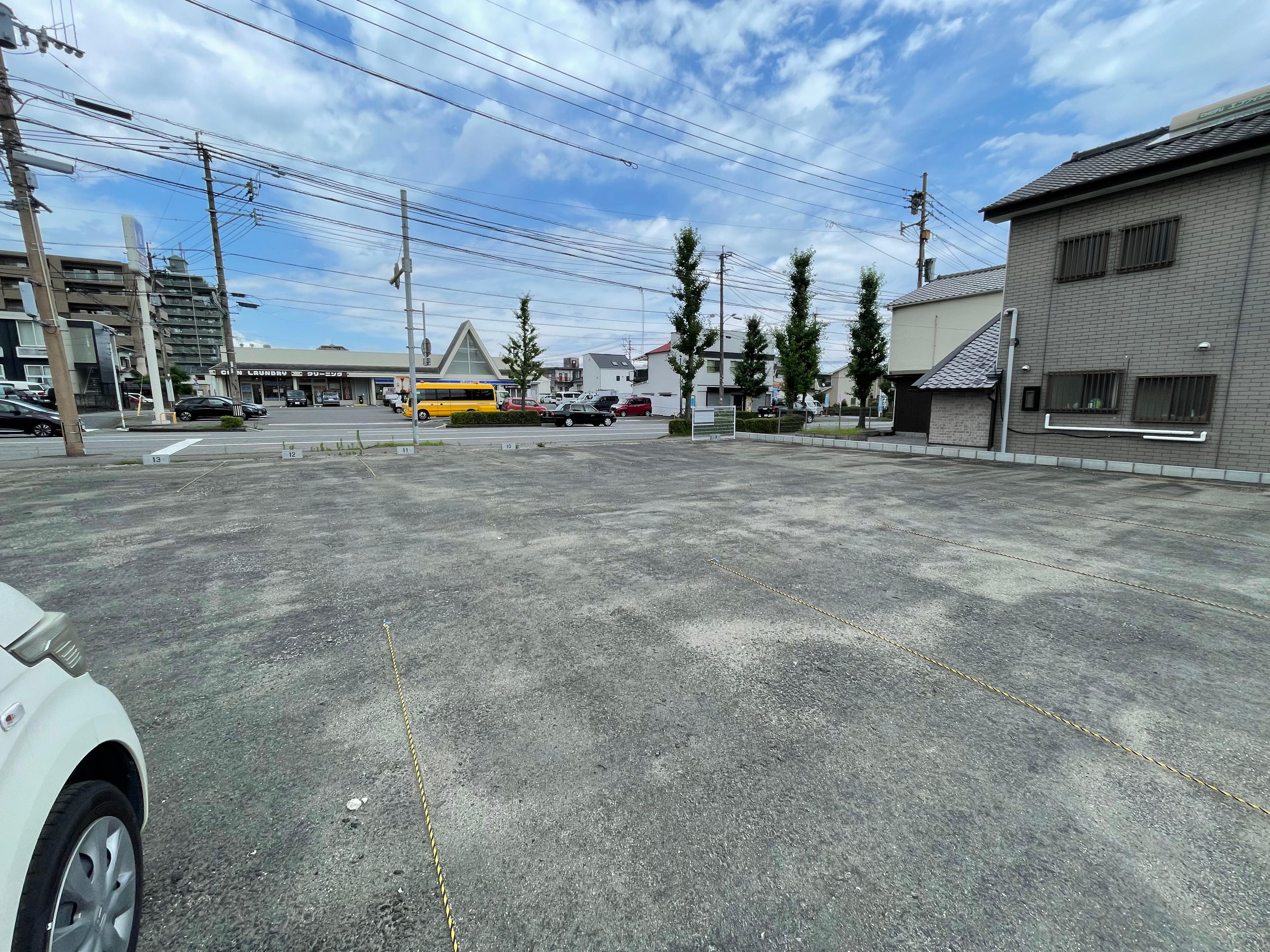 富士見セブン月極駐車場の外観・駐車場イメージ3枚目