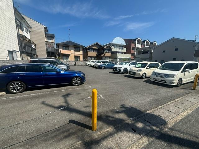 津田第一ガレージの外観・駐車場イメージ2枚目