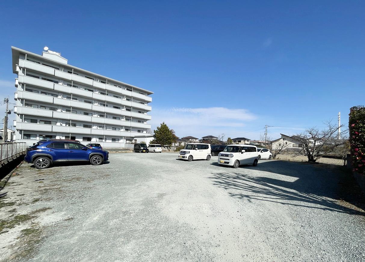 藤丸月極駐車場の外観・駐車場イメージ1枚目