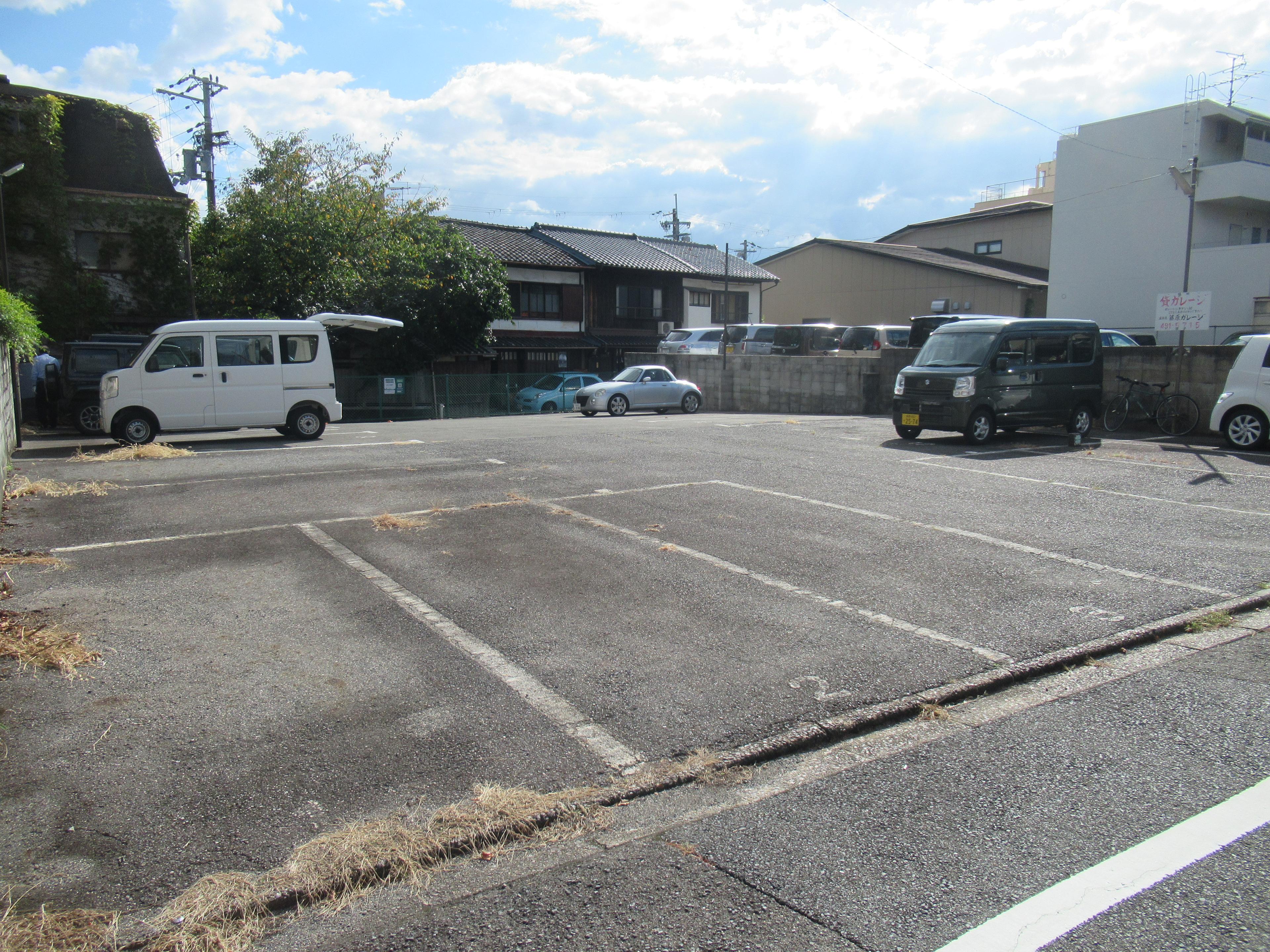 第５藤原ガレージの外観・駐車場イメージ1枚目