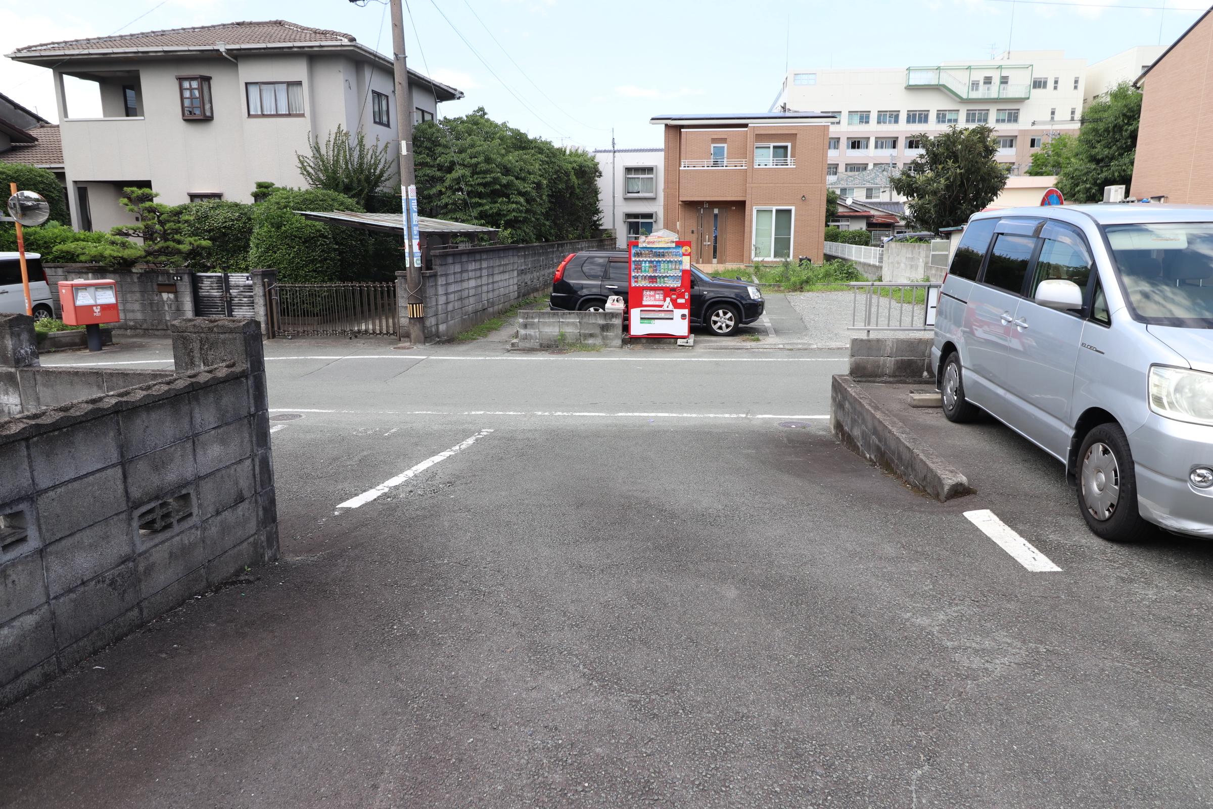 坪井４丁目パーキングの外観・駐車場イメージ2枚目