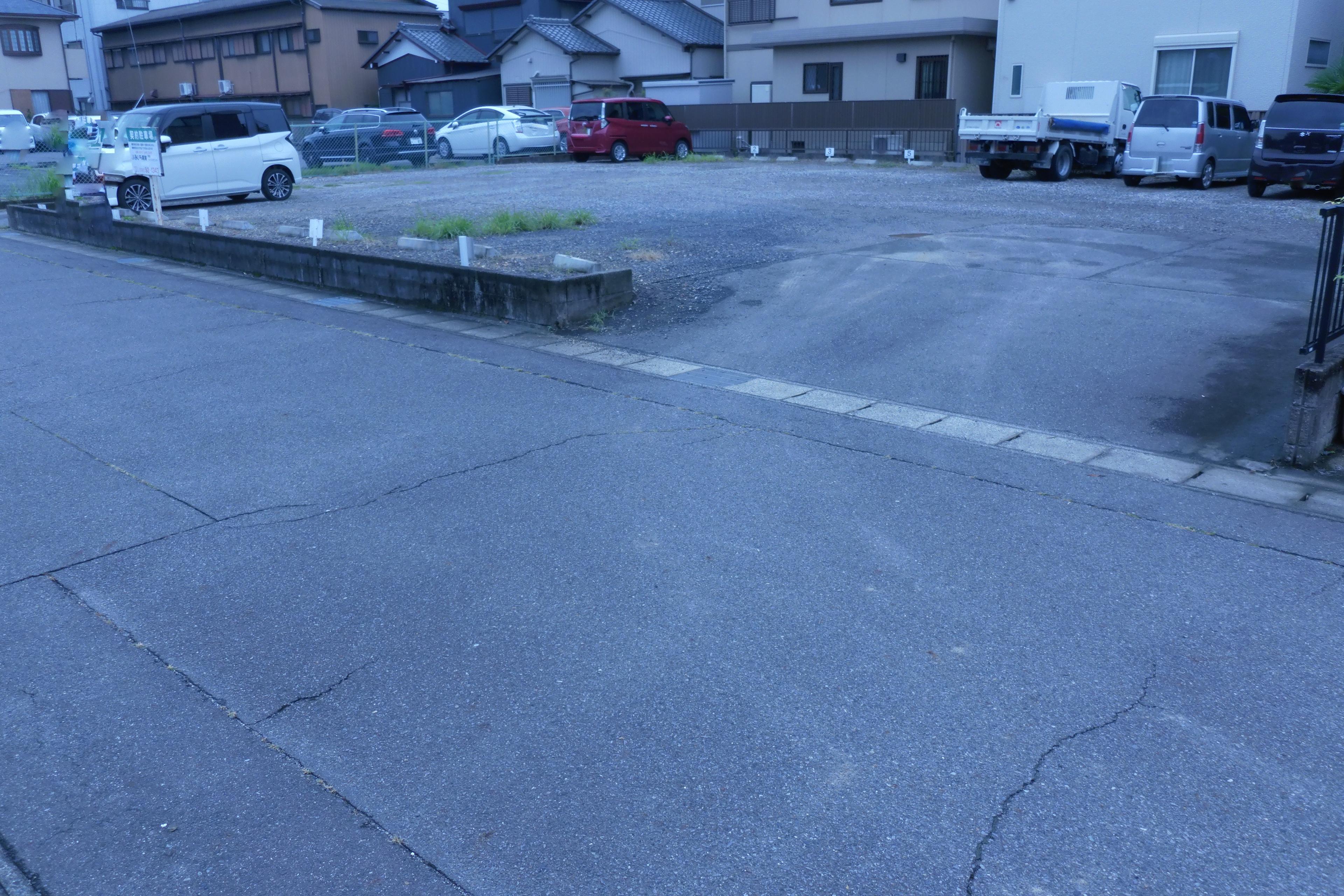 320088の外観・駐車場イメージ2枚目