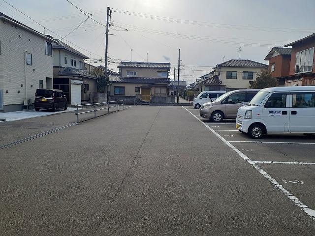 寺尾東２（文字）駐車場の外観・駐車場イメージ3枚目