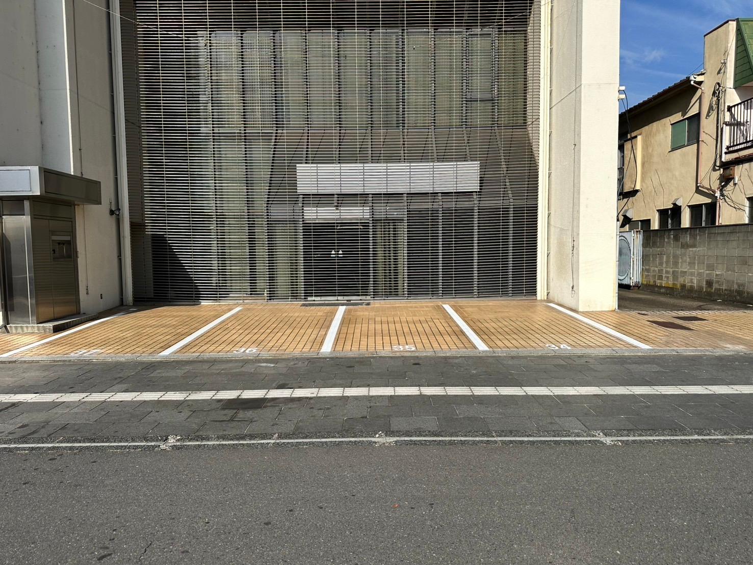 中央1丁目パーキングの外観・駐車場イメージ3枚目