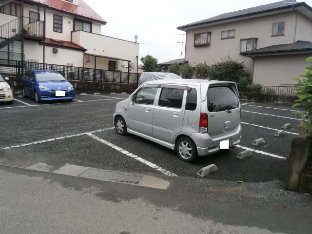 菅間月極駐車場の外観・駐車場イメージ3枚目