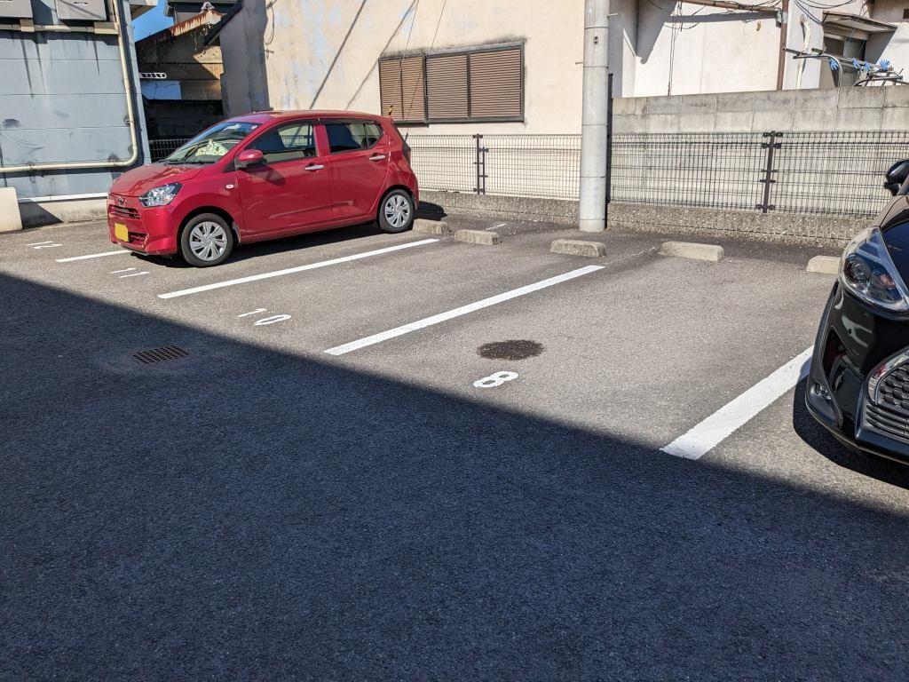 エントラレ(18415)の外観・駐車場イメージ2枚目