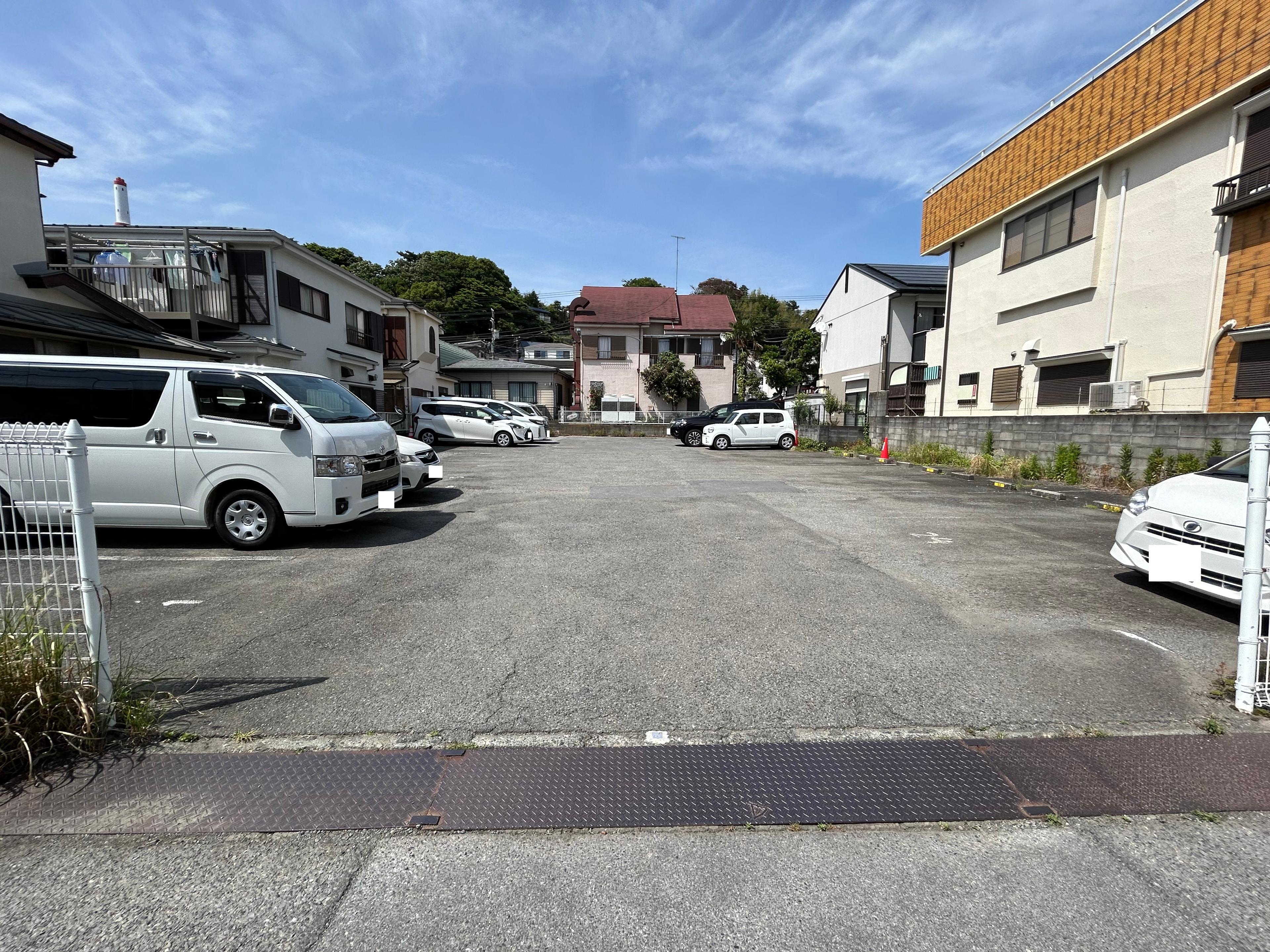 神明吉田様駐車場の外観・駐車場イメージ3枚目
