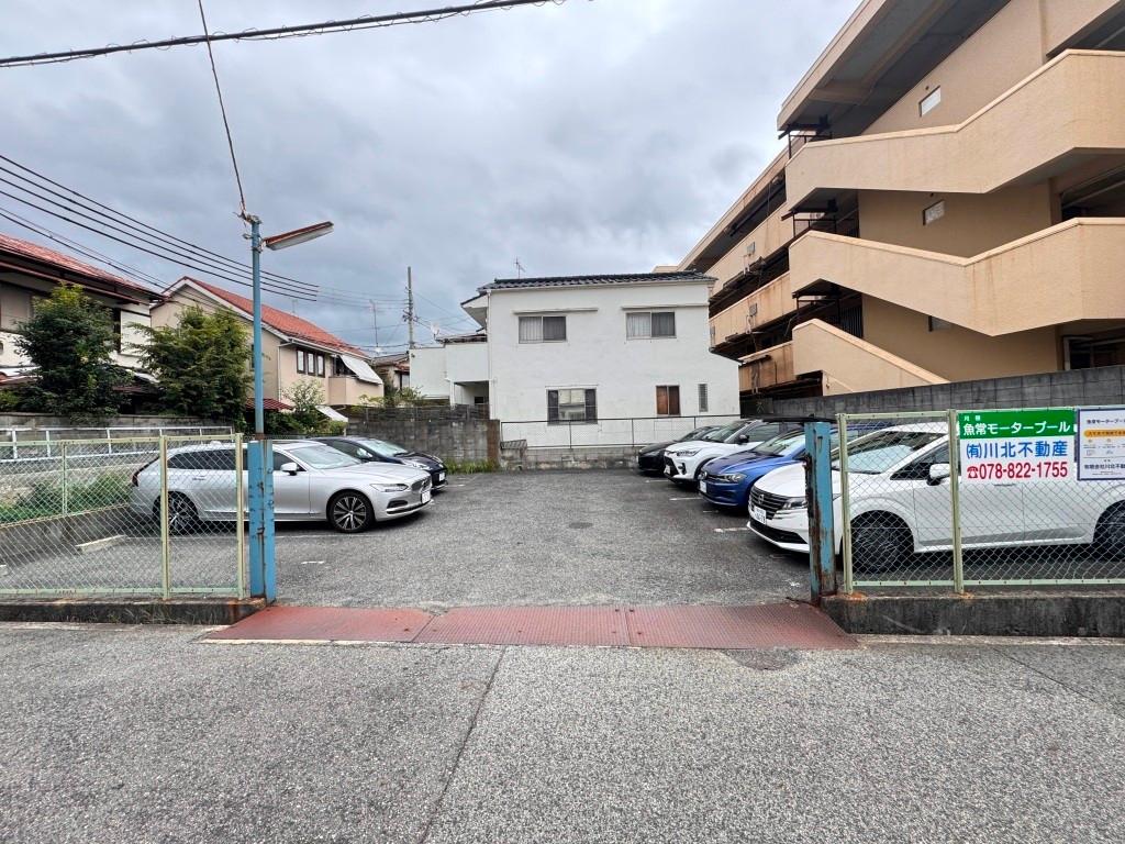 魚常モータープールの外観・駐車場イメージ2枚目