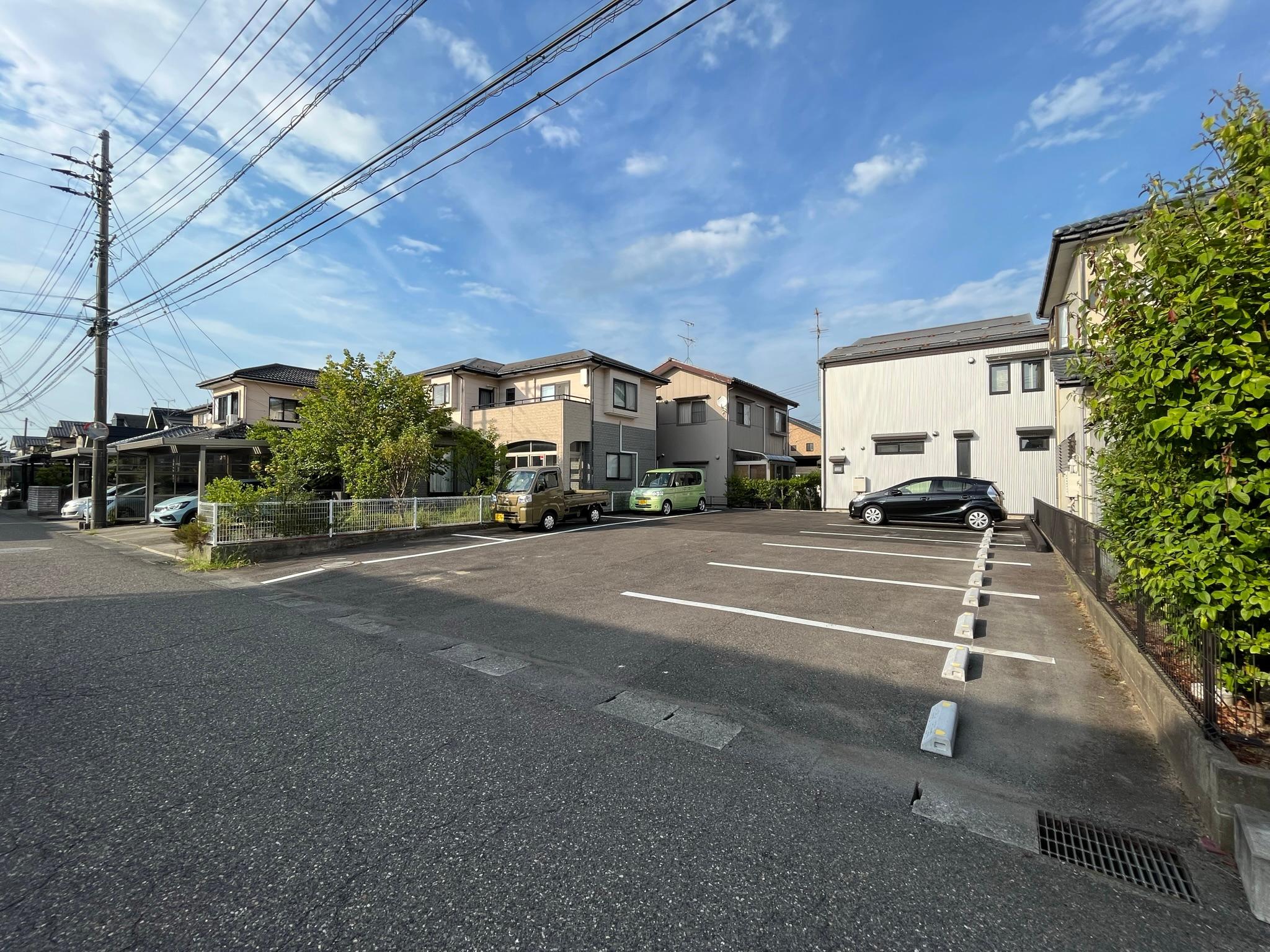 茜ケ丘Y駐車場の外観・駐車場イメージ1枚目