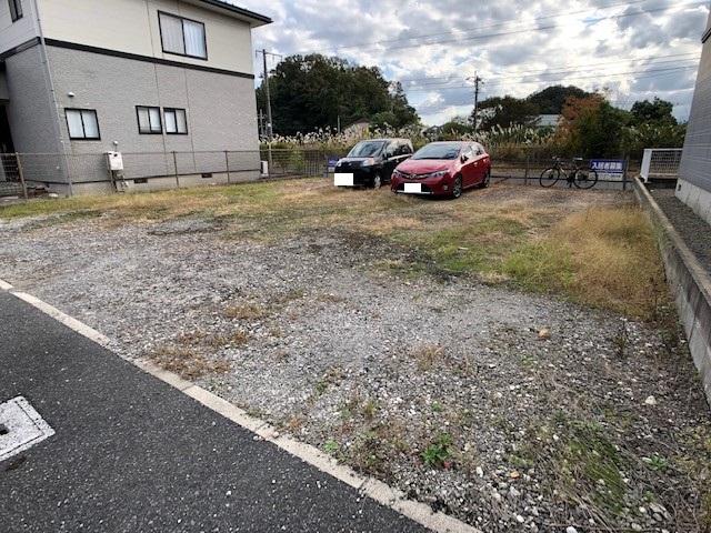 湖山町東1丁目647-13駐車場の外観・駐車場イメージ2枚目