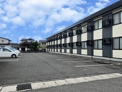 粟田(32893)の外観・駐車場イメージ1枚目