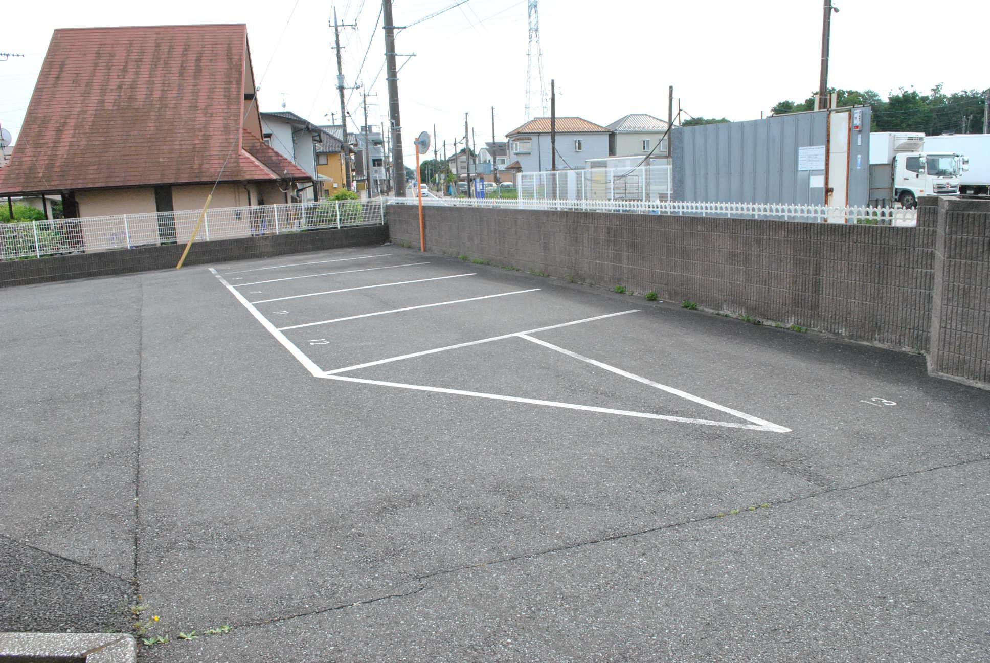 ケーティーマンション駐車場の外観・駐車場イメージ3枚目