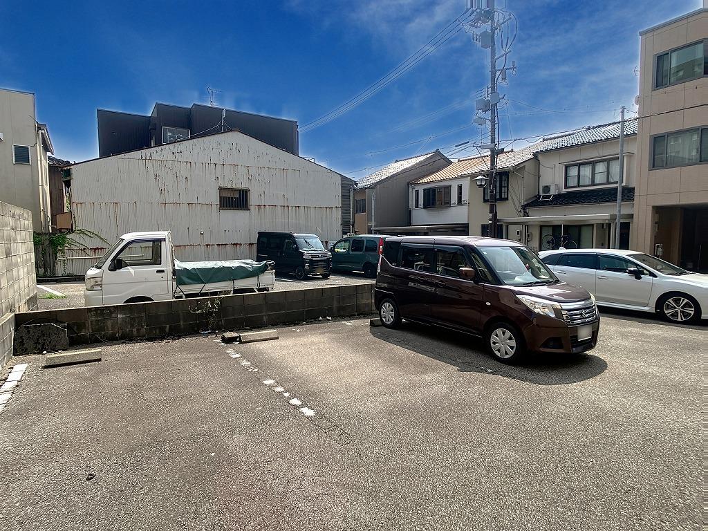 高田パーキングの外観・駐車場イメージ2枚目