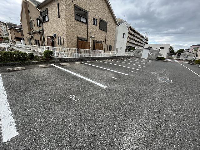 グランデ泉Ａ(18156)の外観・駐車場イメージ1枚目