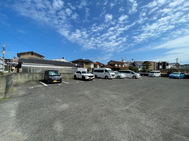 第二花田月極駐車場の外観・駐車場イメージ2枚目